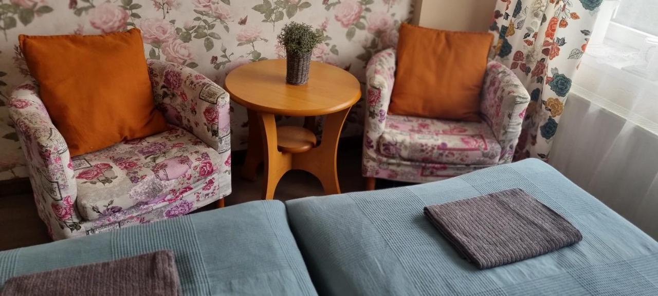 Gosciniec Skolimowka Restauracja I Ze Sniadaniem Na Kaszubach *